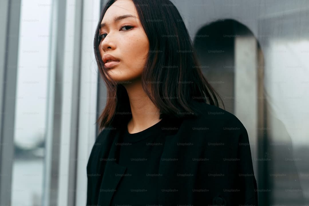 张小斐VOGUE金九封面 群星演绎各有千秋